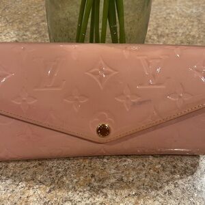 Authentic Louis Vuitton Monogram Vernis  Sarah Long Wallet Rose Pink